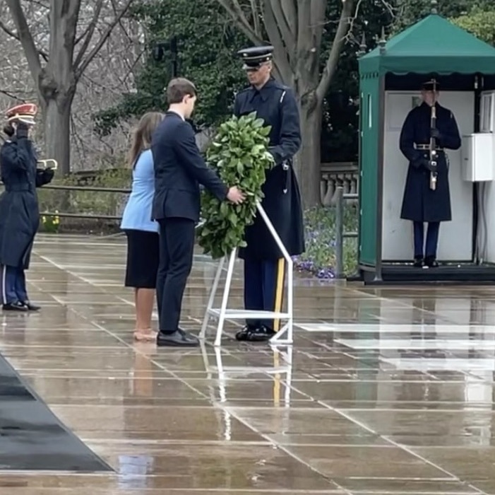 Dustin Hermansen at tomb of the unknown soldier 