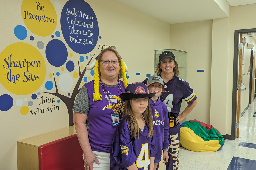 Mike Miller Elementary staff and students dressed in Vikings gear