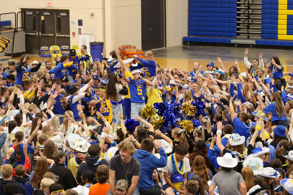 CHS students at the pep rally